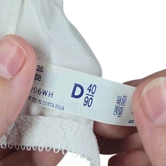 VINTAGE BALI SATIN TRACINGS UNDERWIRE BRA 40D - New With Tags - Picture 5 of 8